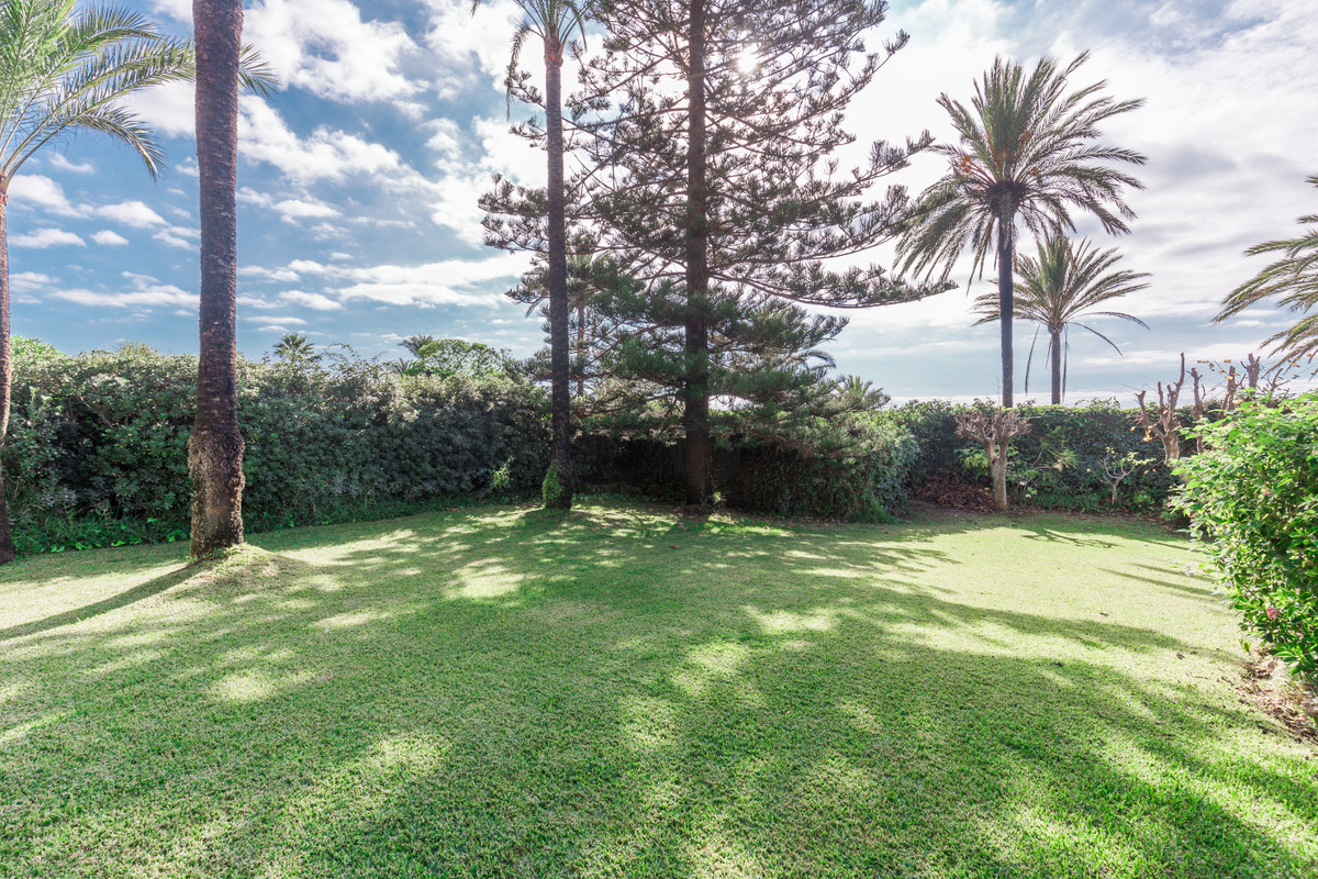 5 bedroom Villas for sale in Los Monteros – R3855409