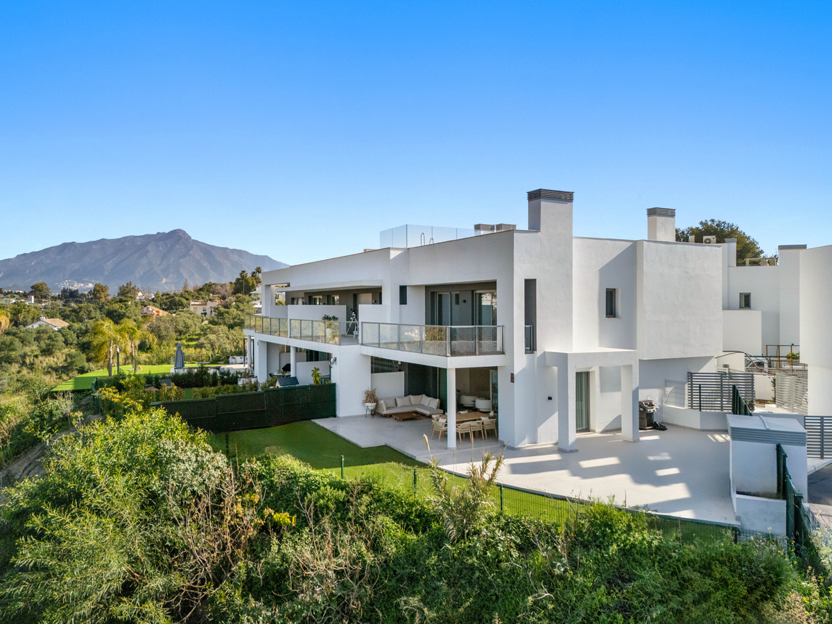 Pareados de 3 dormitorios en venta en Guadalmina Alta – R4975258