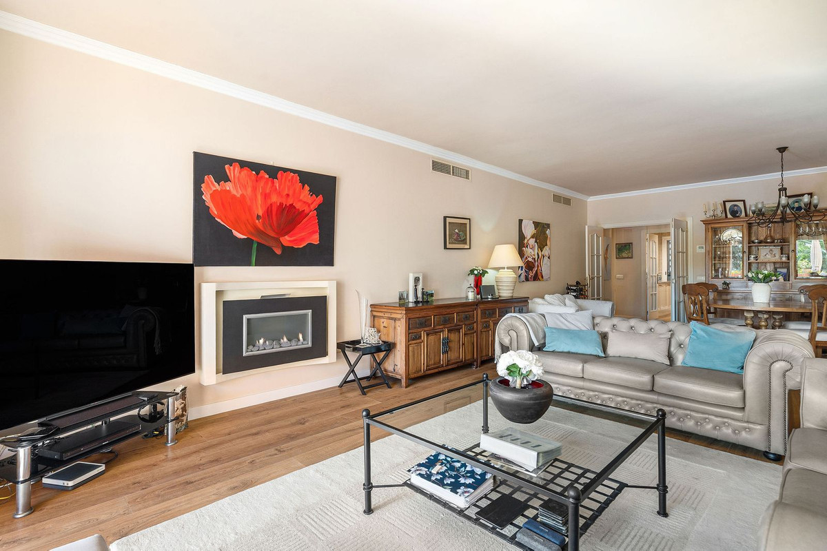 2 bedroom Apartments for sale in Marbella – R5259208