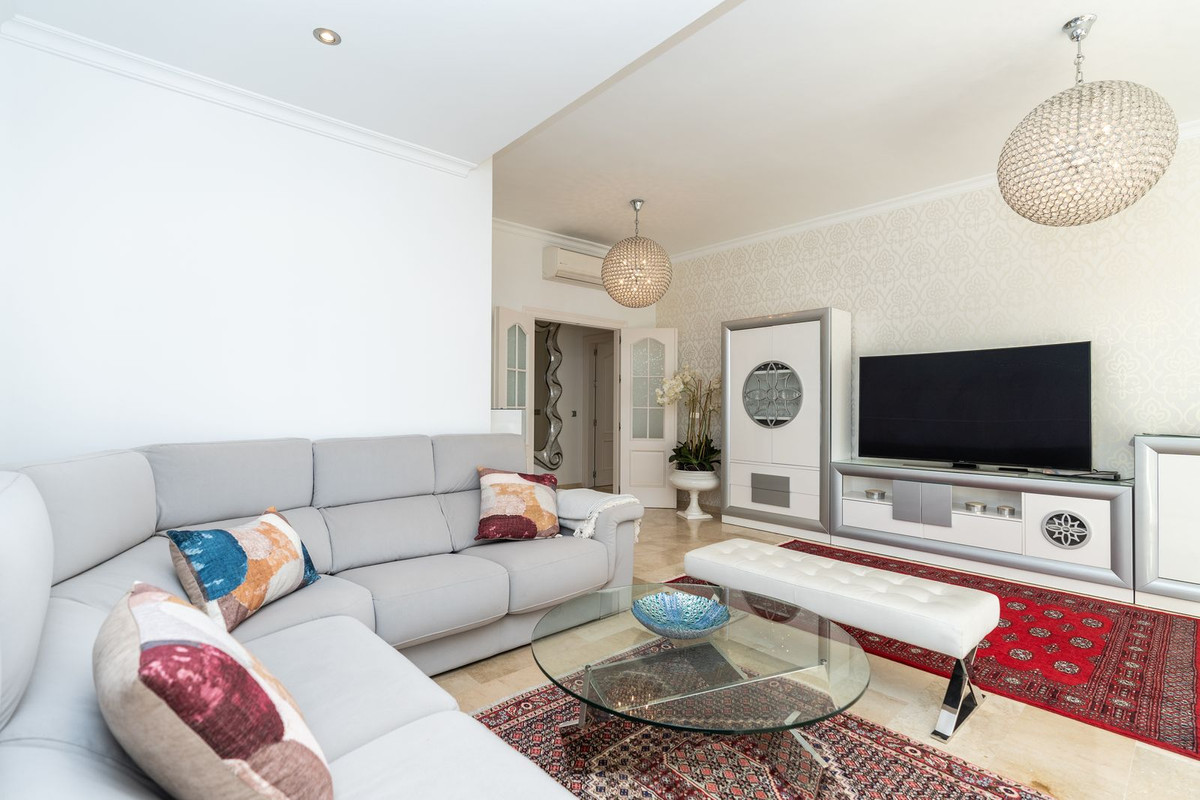 4 bedroom Penthouses for sale in Marbella – R5264449