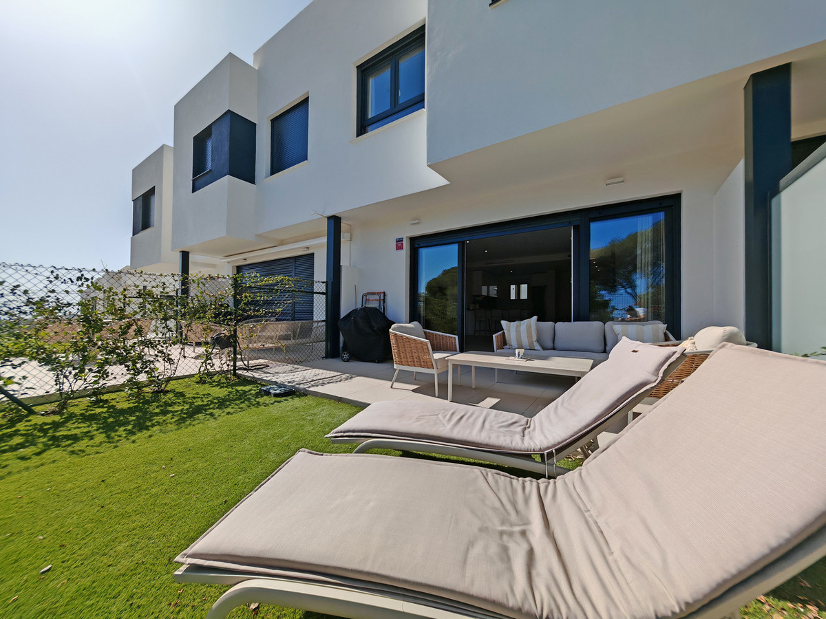 Adosados de 4 dormitorios en venta en La Cala de Mijas – R5221513 Adosados de 4 dormitorios en venta en La Cala de Mijas – R5221513