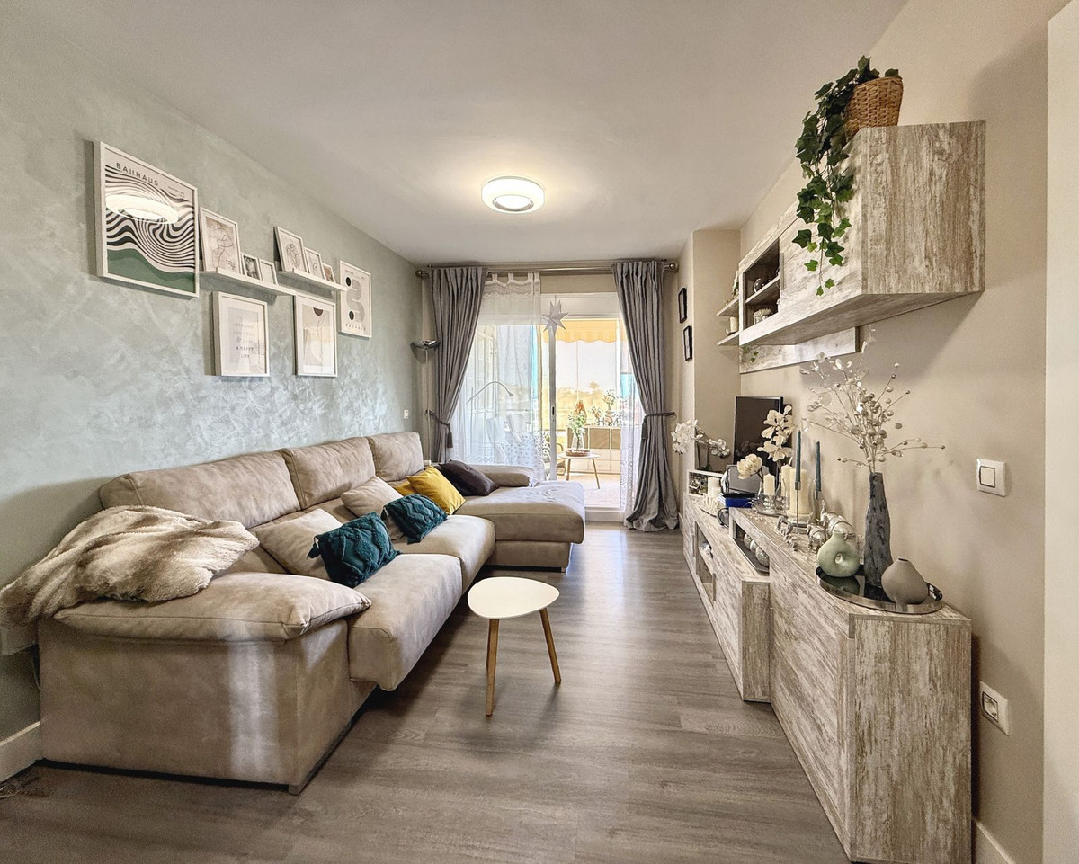 2 bedroom Apartments for sale in Riviera del Sol – R5258380