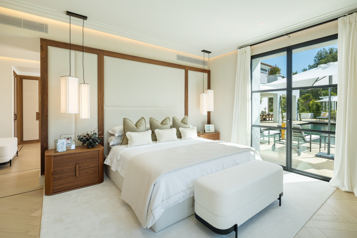 6 bedroom Villas for sale in Milla de Oro – R5156452