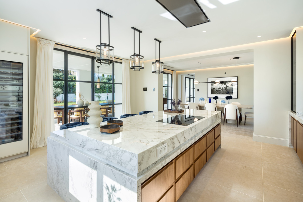 6 bedroom Villas for sale in Milla de Oro – R5156452