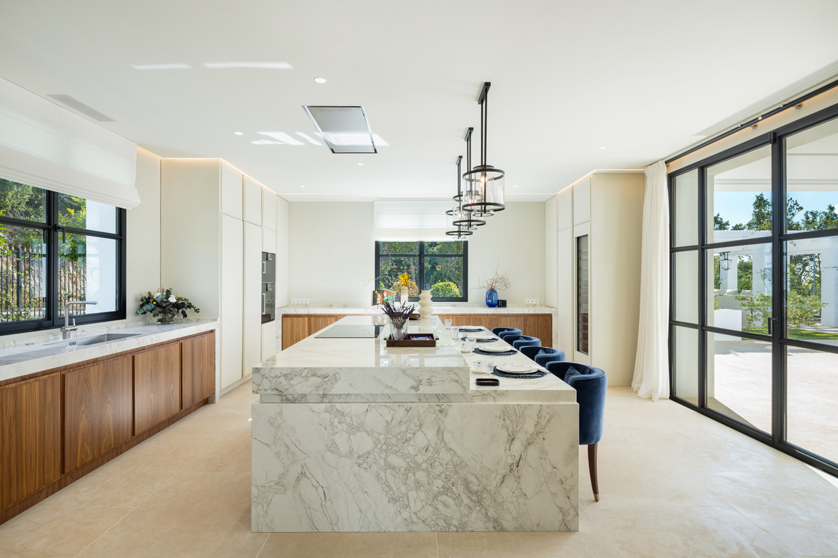 6 bedroom Villas for sale in Milla de Oro – R5156452