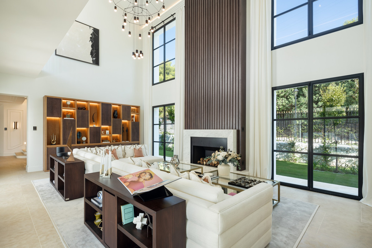 6 bedroom Villas for sale in Milla de Oro – R5156452