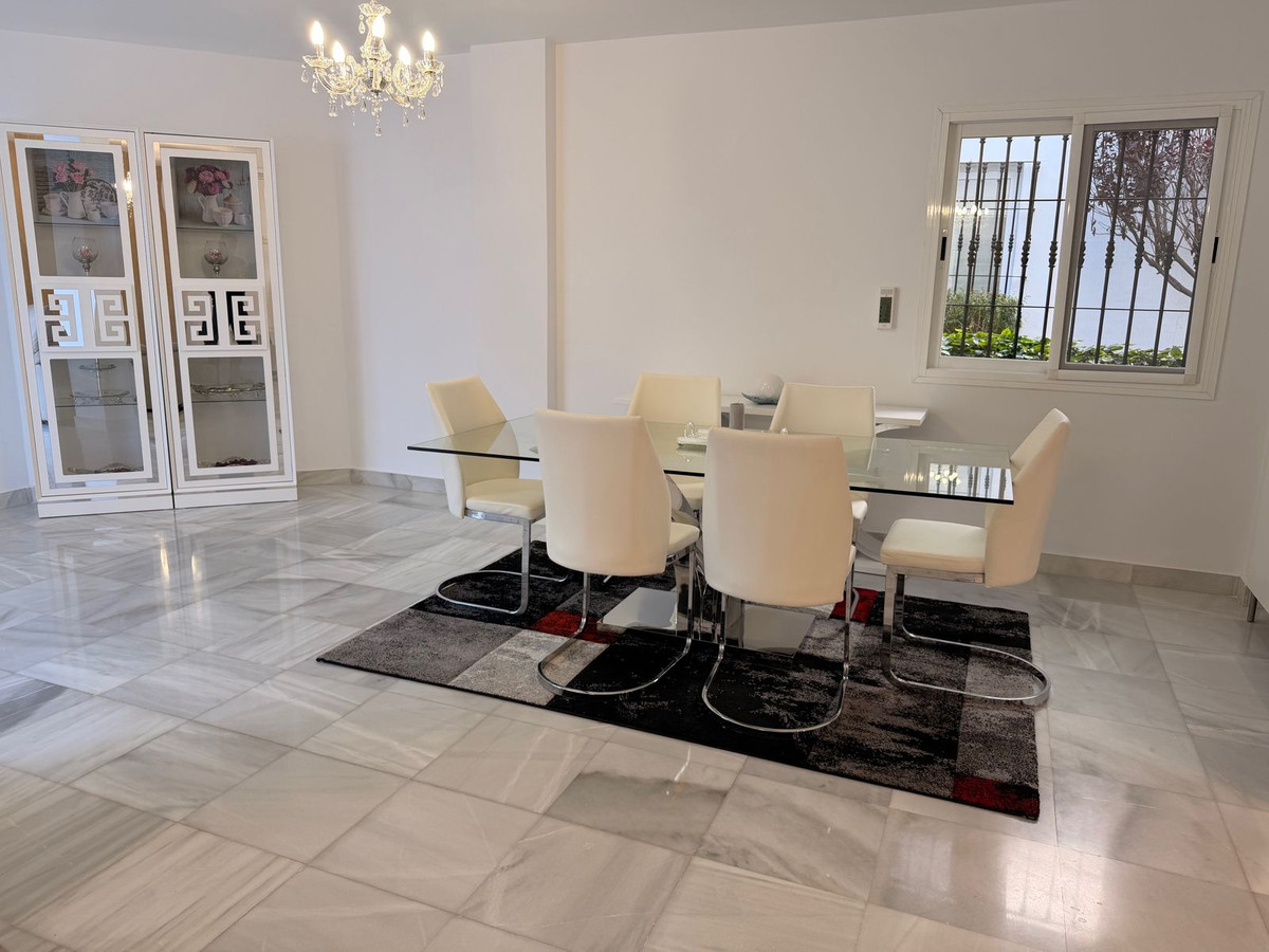 2 bedroom Townhouses for sale in Marbella – R5264299