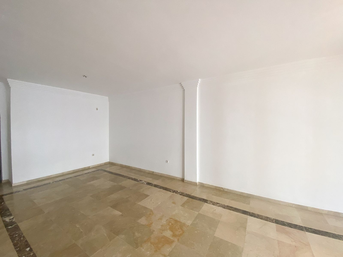 2 bedroom Apartments for sale in Marbella – R5225998