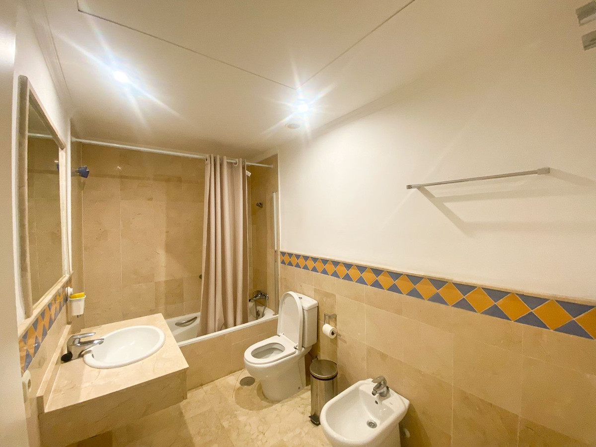 2 bedroom Apartments for sale in Marbella – R5225998