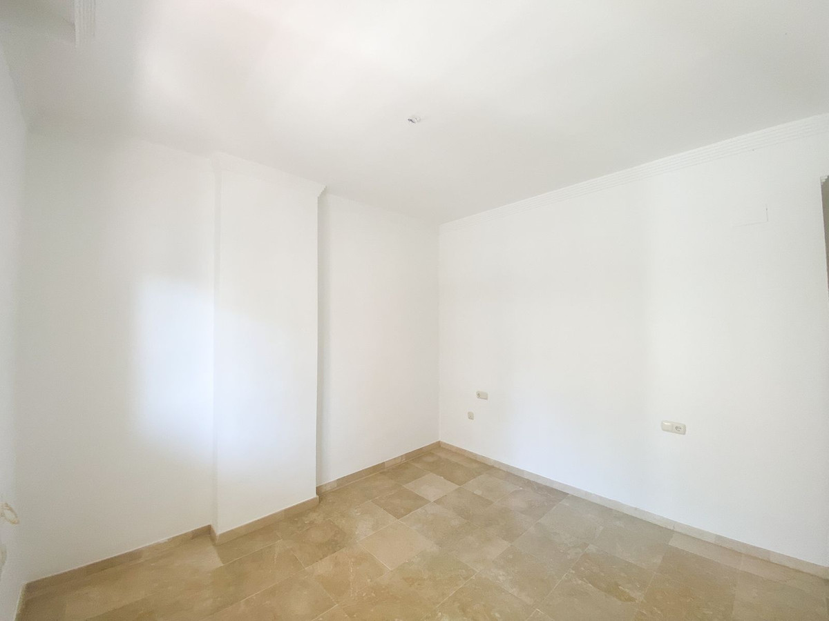 2 bedroom Apartments for sale in Marbella – R5225998