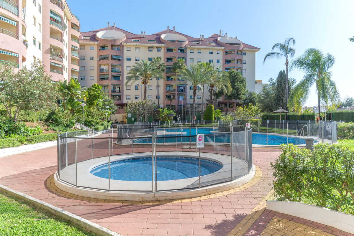 3 bedroom Apartments for sale in Marbella – R5001610
