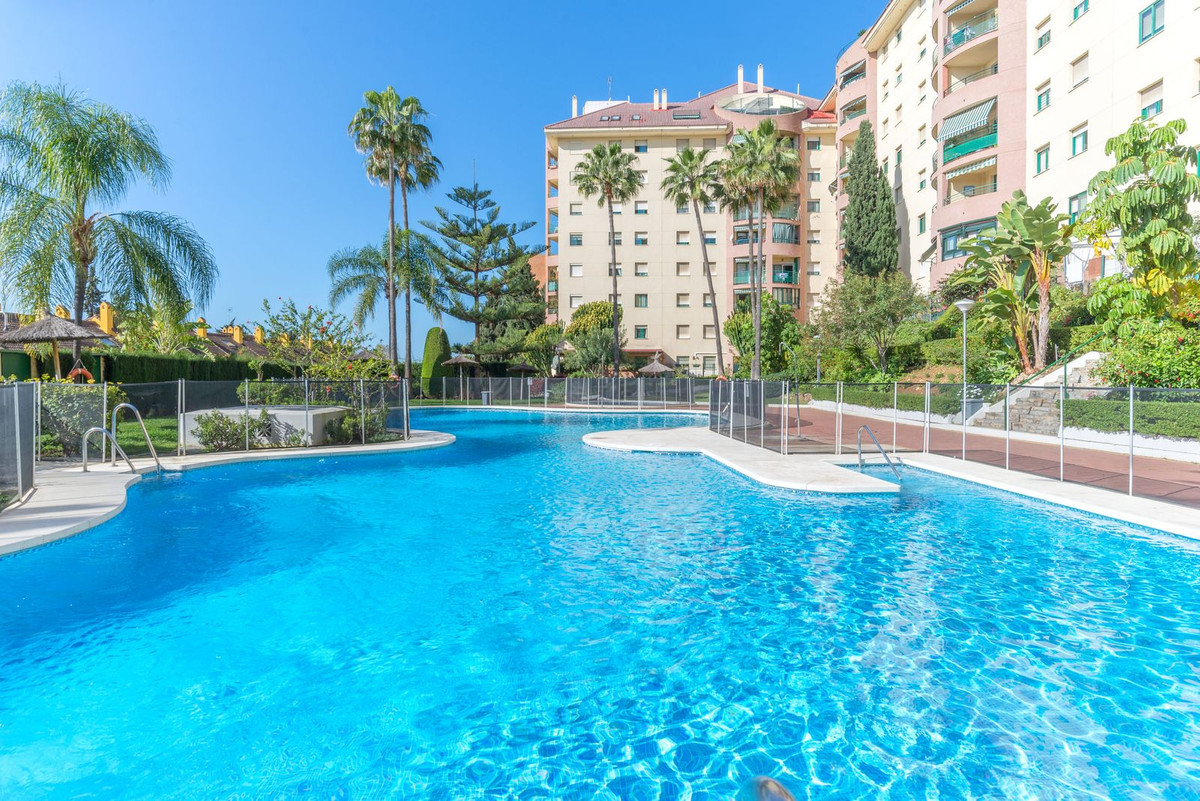 3 bedroom Apartments for sale in Marbella – R5001610
