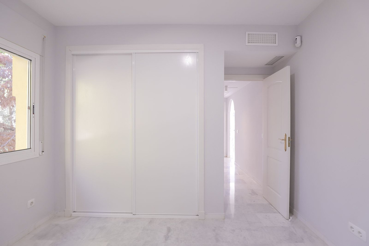 2 bedroom Apartments for sale in Reserva de Marbella – R5264311