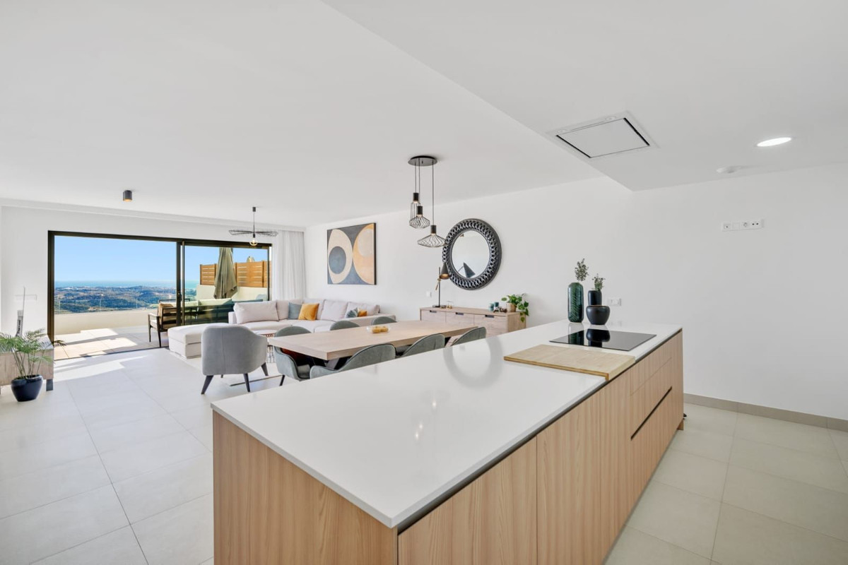 3 bedroom Apartments for sale in La Cala de Mijas – R5252314