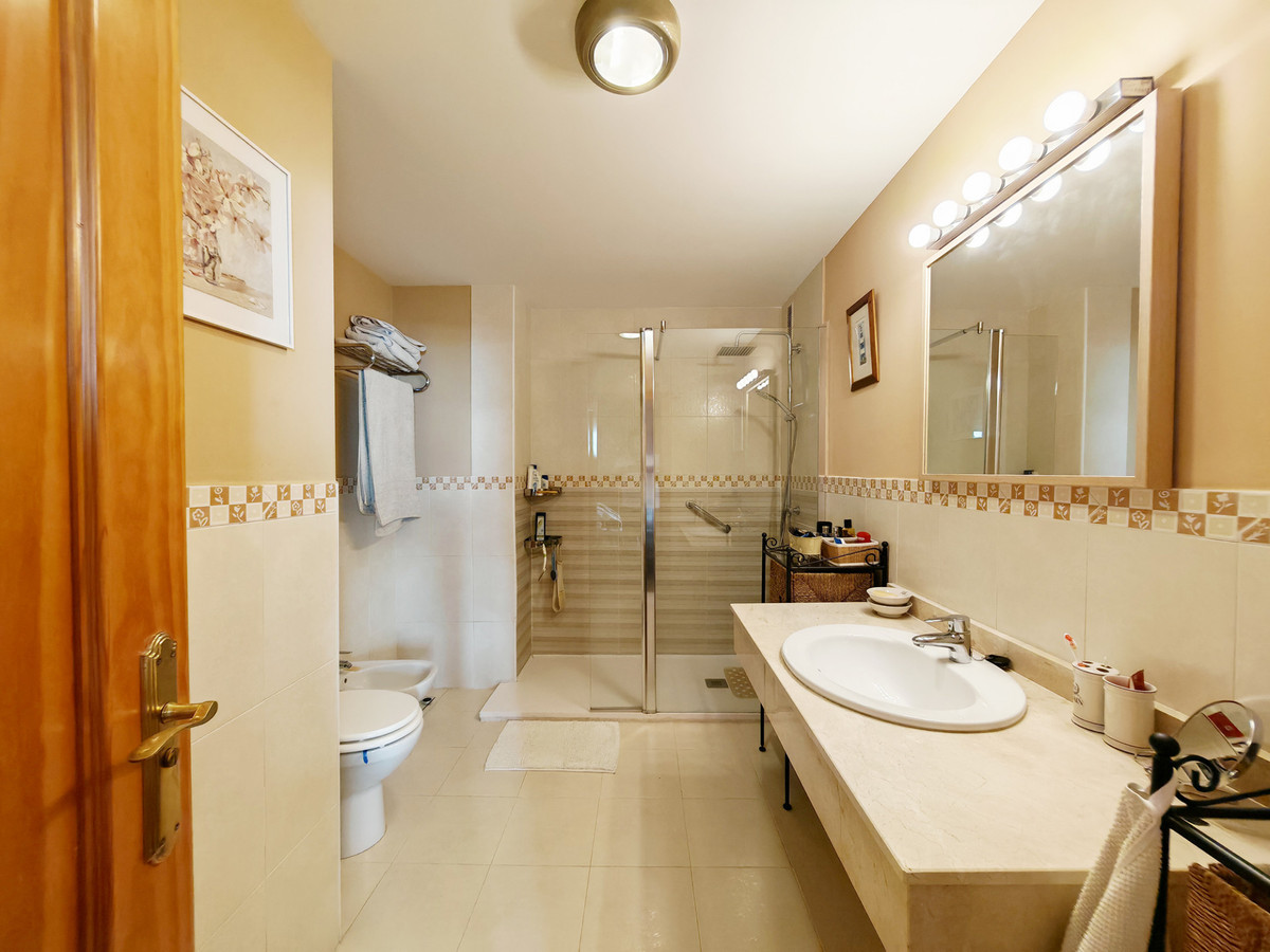 3 bedroom Apartments for sale in Calahonda – R5217928