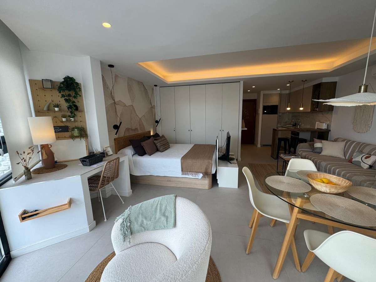 1 bedroom Apartments for sale in Marbella – R5216362