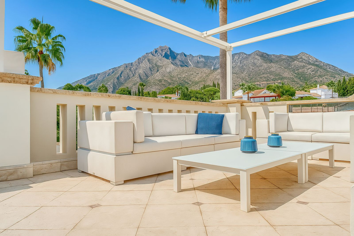 5 bedroom Semi-detached for sale in Milla de Oro – R5236525