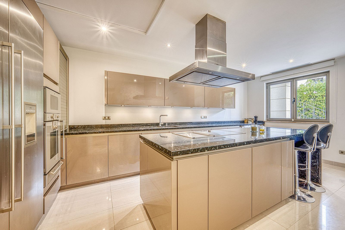 5 bedroom Semi-detached for sale in Milla de Oro – R5236525