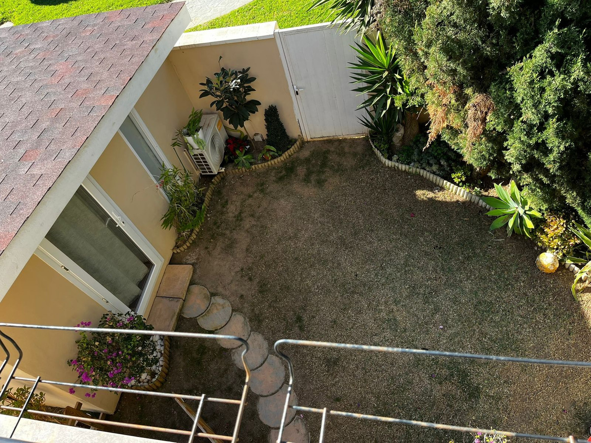 4 bedroom Semi-detached for sale in Riviera del Sol – R5287879