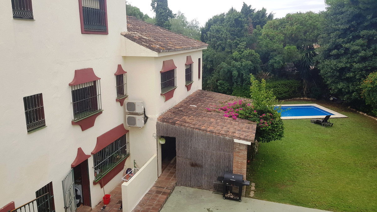 5 bedroom Villas for sale in Elviria – R3710570 5 bedroom Villas for sale in Elviria – R3710570