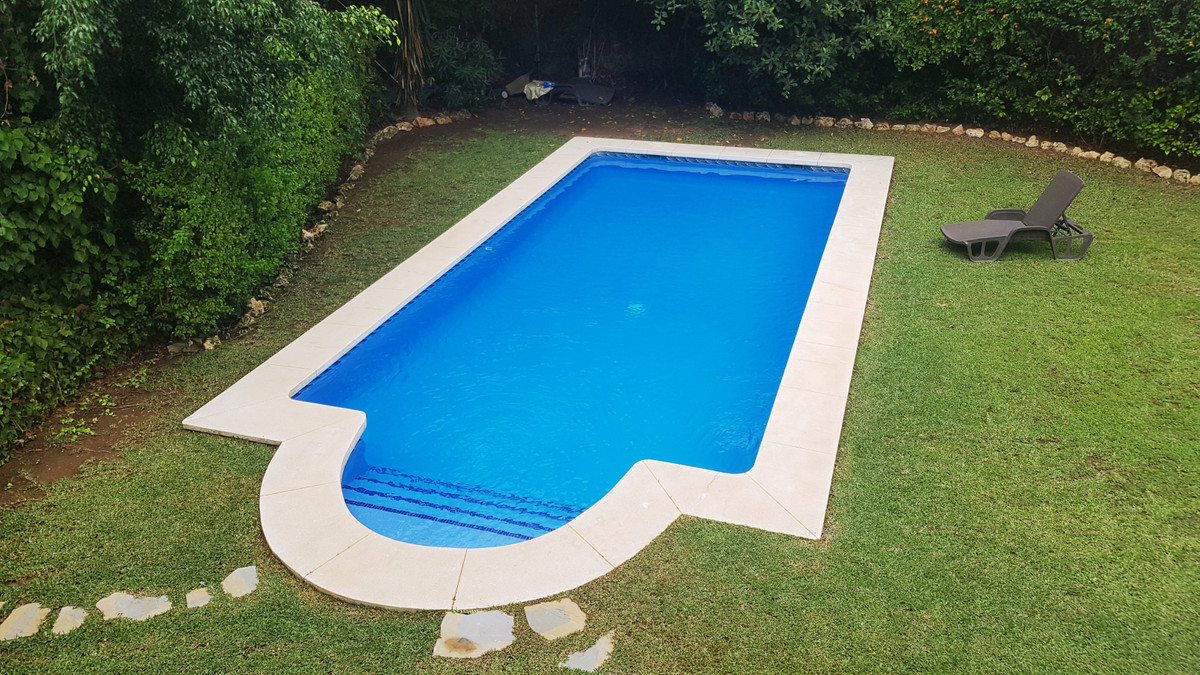 5 bedroom Villas for sale in Elviria – R3710570 5 bedroom Villas for sale in Elviria – R3710570