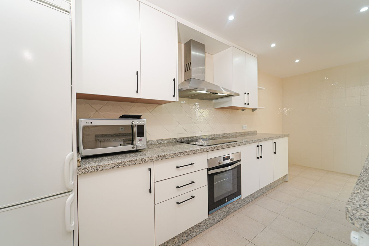 2 bedroom Penthouses for sale in Elviria – R5264863