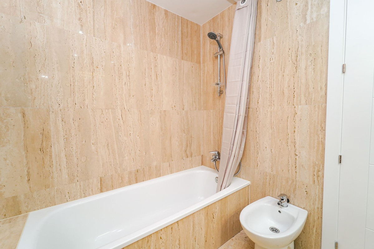 2 bedroom Penthouses for sale in Elviria – R5264863