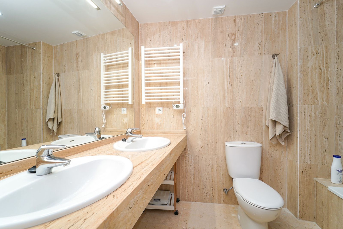 2 bedroom Penthouses for sale in Elviria – R5264863