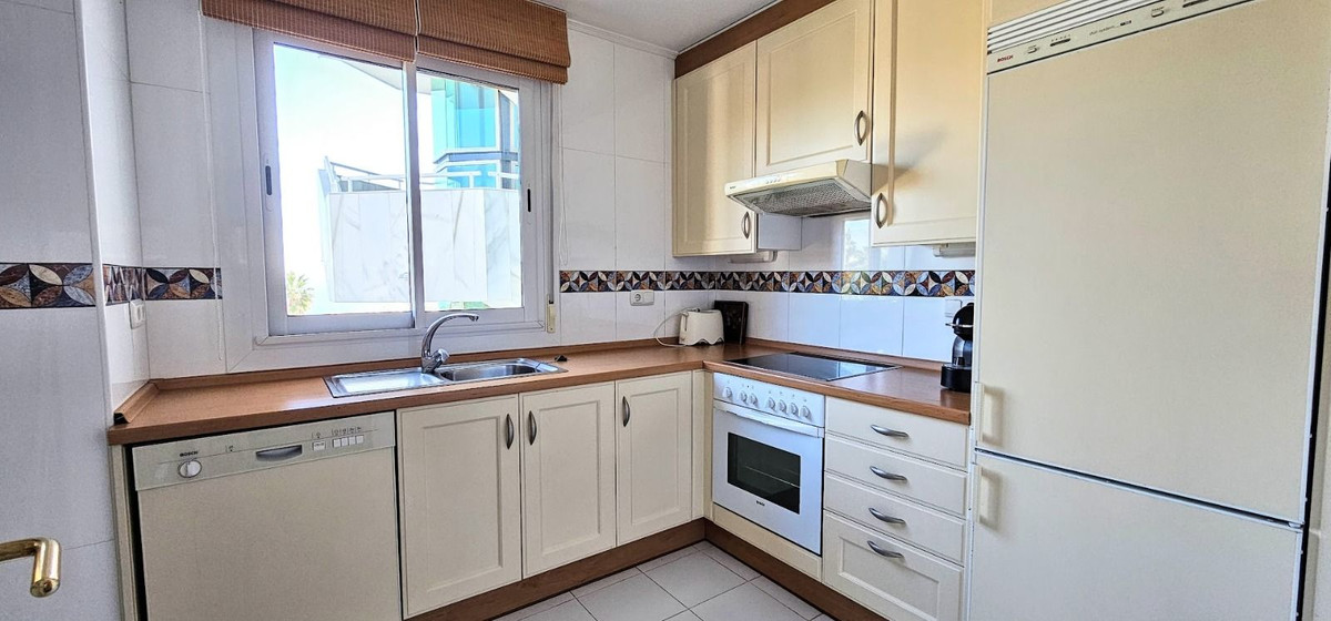 Apartamentos de 2 dormitorios en venta en Milla de Oro – R4906030