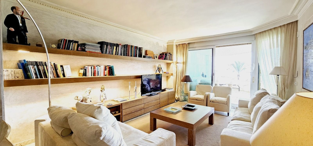 Apartamentos de 2 dormitorios en venta en Milla de Oro – R4906030