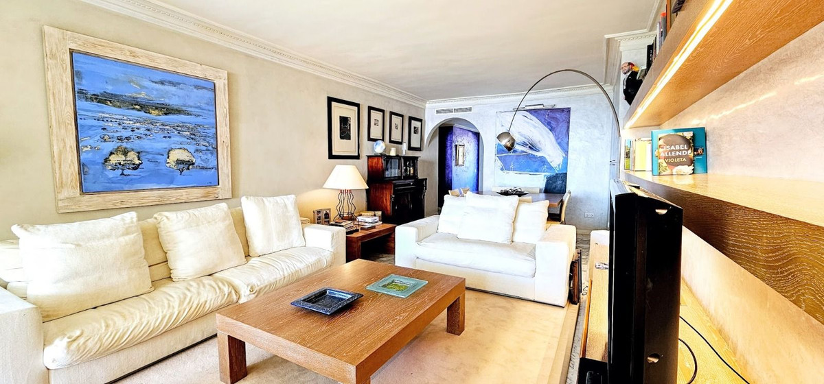 Apartamentos de 2 dormitorios en venta en Milla de Oro – R4906030