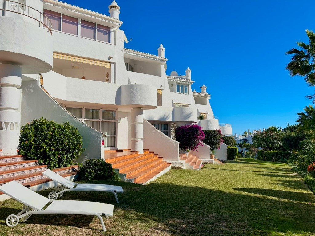 2 bedroom Apartments for sale in Calahonda – R5265211