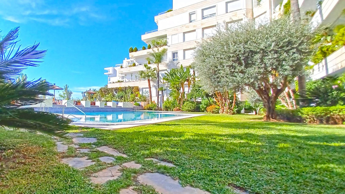 1 bedroom Apartments for sale in Marbella – R5253301