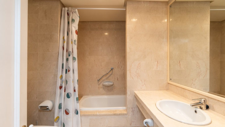 4 bedroom Apartments for sale in Marbella – R5235802 in 