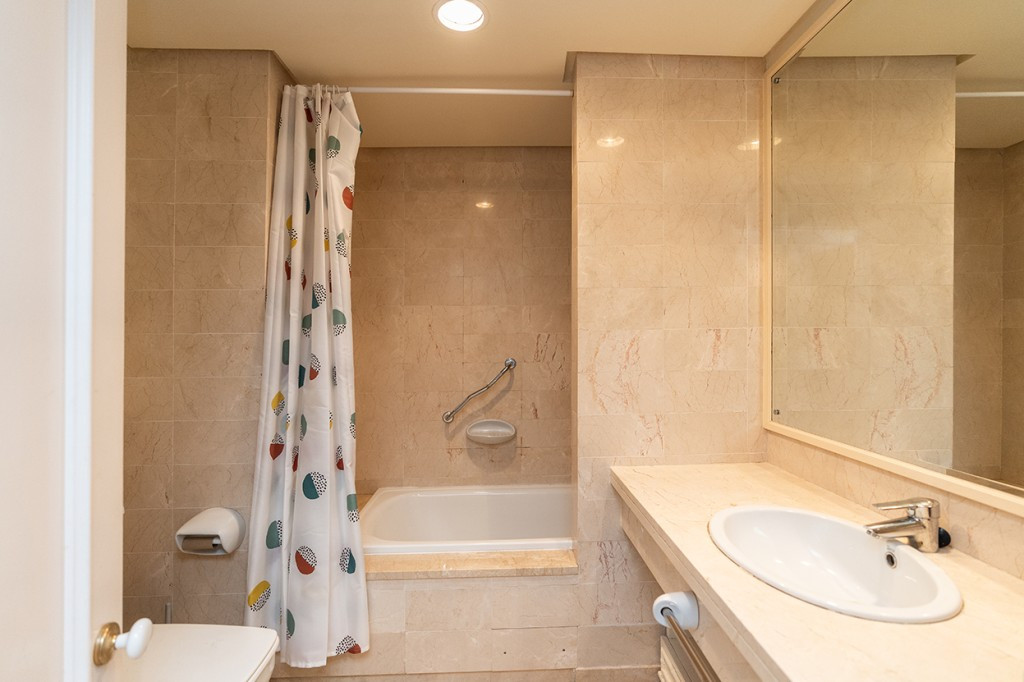 4 bedroom Apartments for sale in Marbella – R5235802