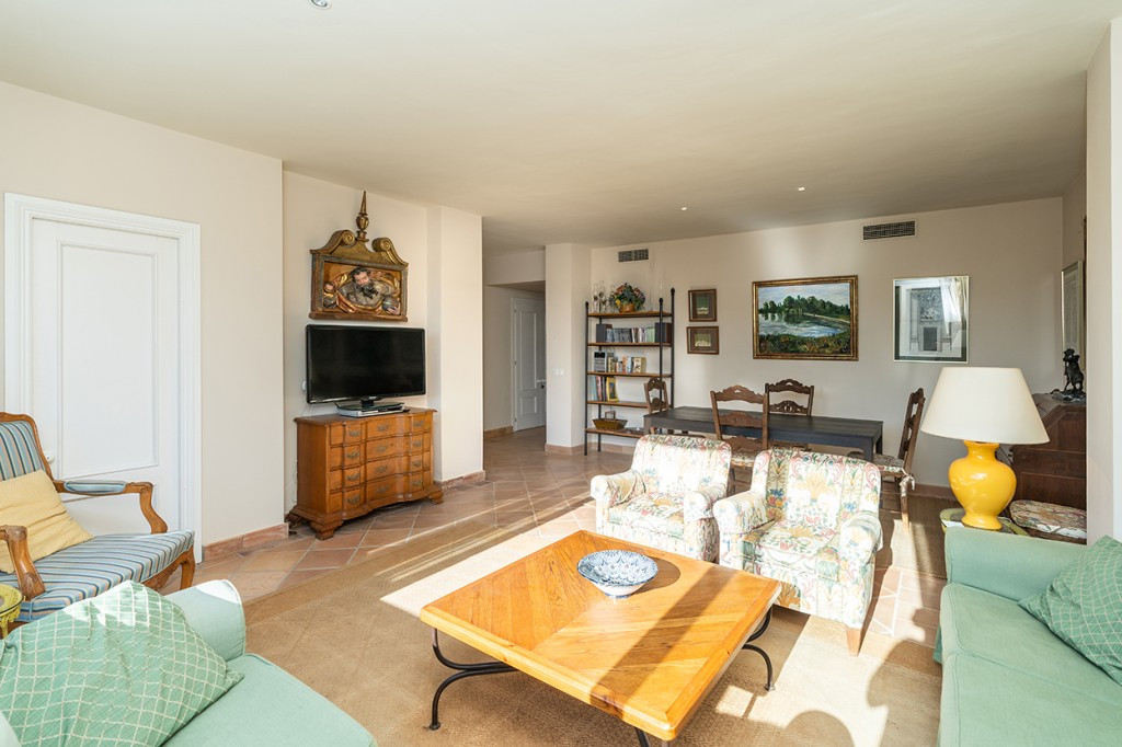 4 bedroom Apartments for sale in Marbella – R5235802