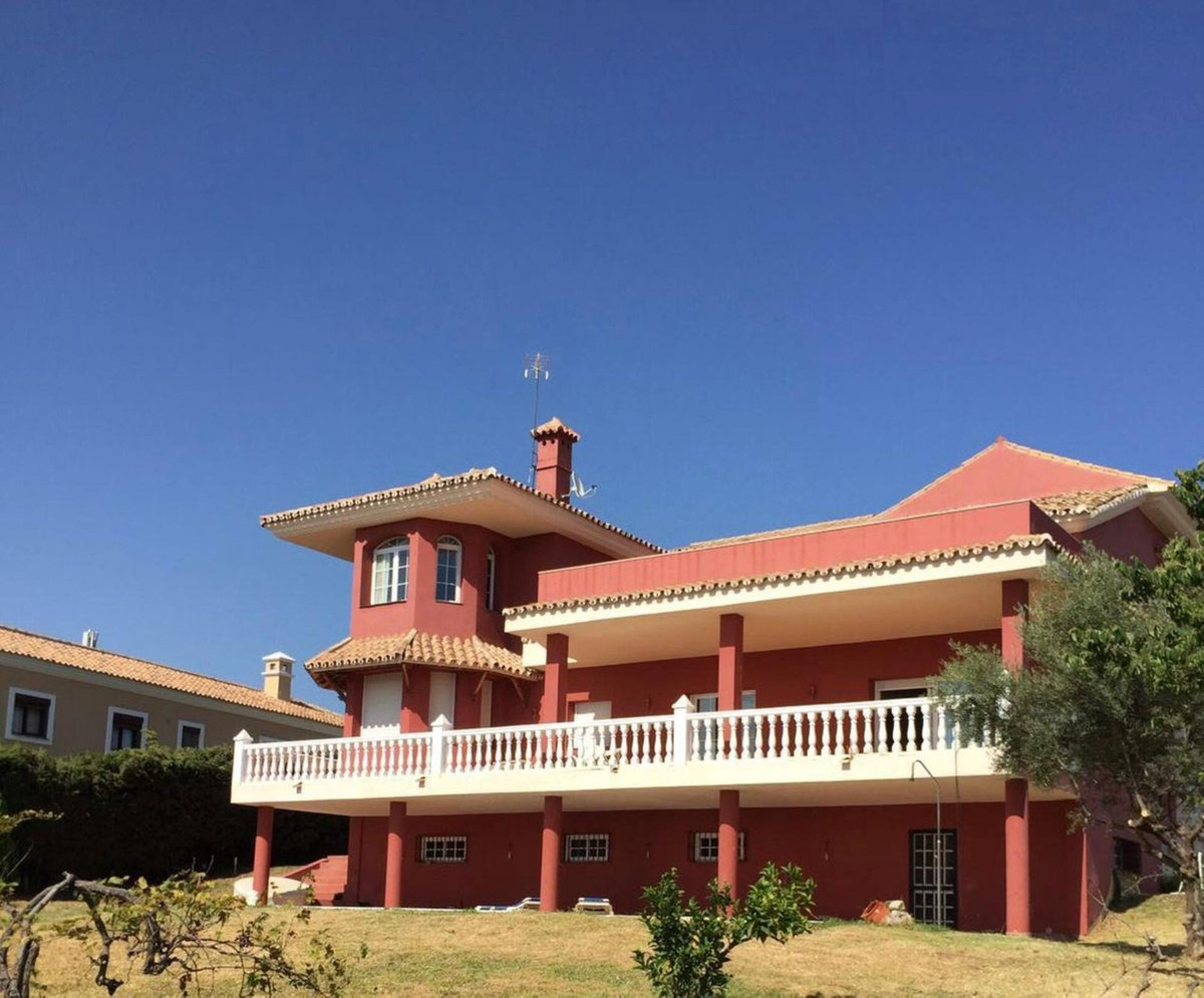 5 bedroom Villas for sale in Nueva Milla de Oro – R5265646 5 bedroom Villas for sale in Nueva Milla de Oro – R5265646