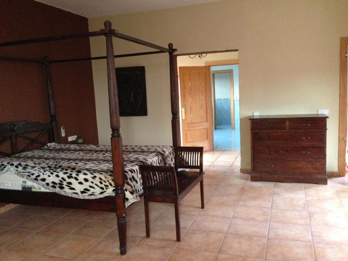 5 bedroom Villas for sale in Nueva Milla de Oro – R5265646 5 bedroom Villas for sale in Nueva Milla de Oro – R5265646