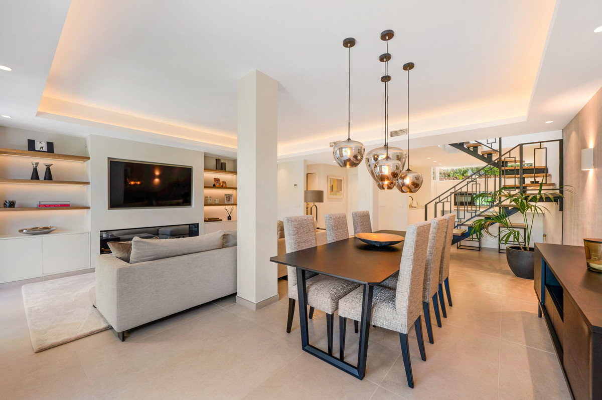 Adosados de 3 dormitorios en venta en La Quinta – R5108182 Adosados de 3 dormitorios en venta en La Quinta – R5108182