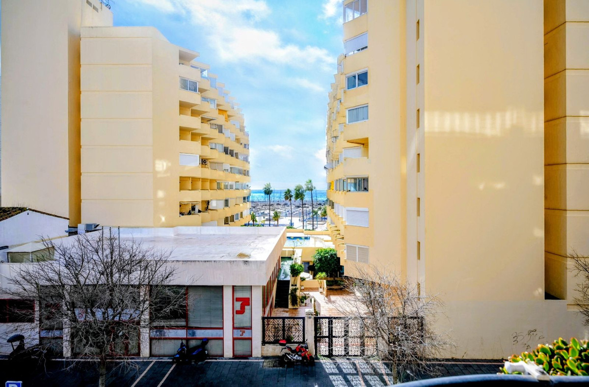 4 bedroom Apartments for sale in Marbella – R5297395