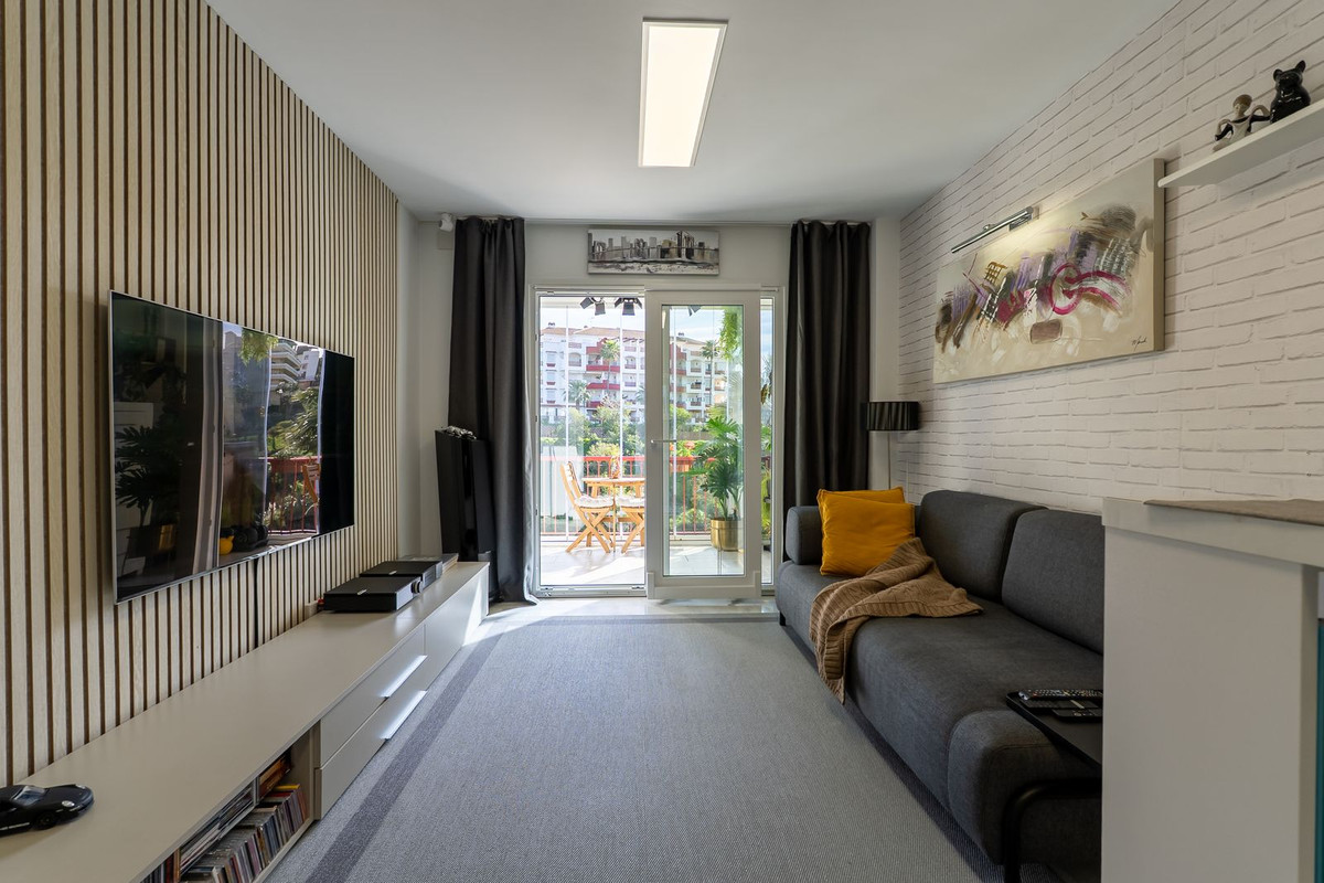 2 bedroom Apartments for sale in Riviera del Sol – R5310076