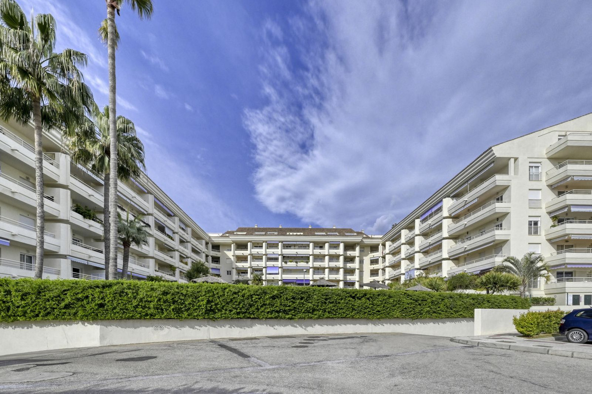 1 bedroom Apartments for sale in Marbella – R5287807