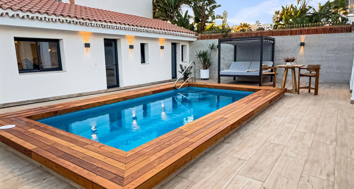 5 bedroom Villas for sale in Costabella – R5188048