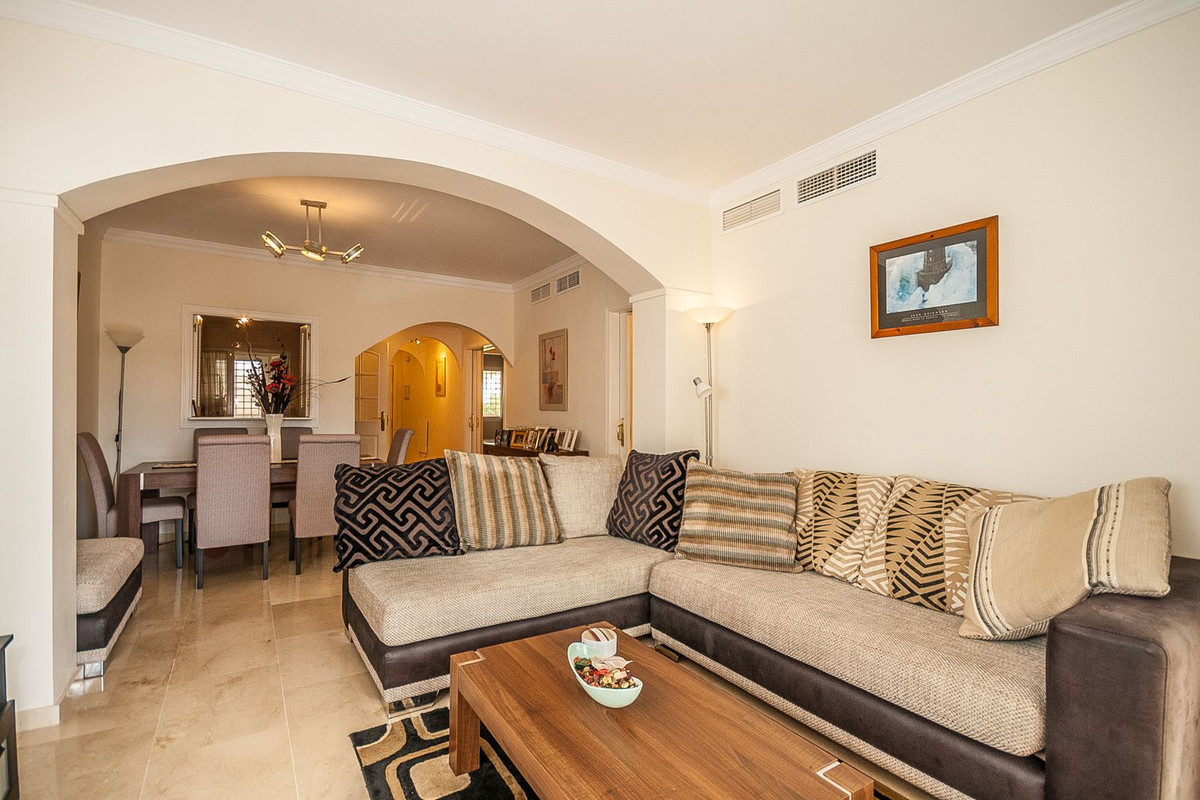 Apartamentos de 2 dormitorios en venta en Elviria – R5289625