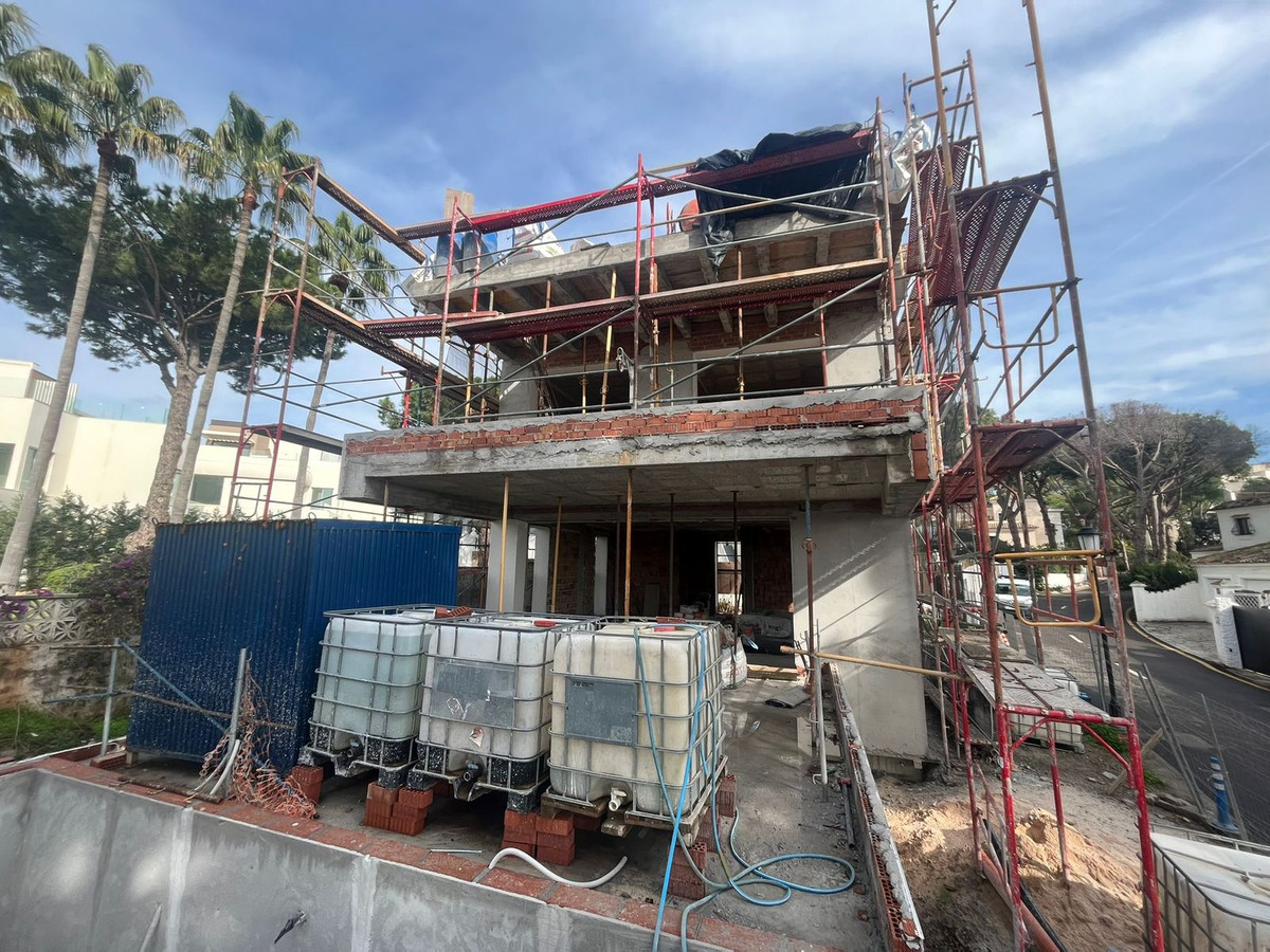 4 bedroom Villas for sale in El Rosario – R5253511 4 bedroom Villas for sale in El Rosario – R5253511