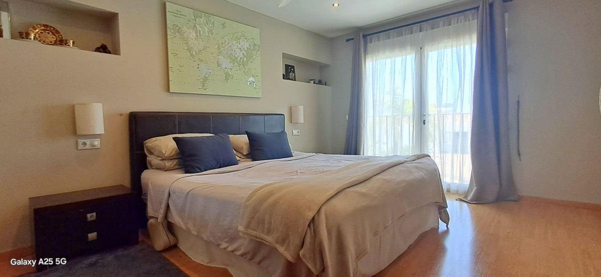 6 bedroom Villas for sale in Marbella – R5077270 6 bedroom Villas for sale in Marbella – R5077270