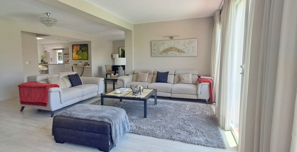 6 bedroom Villas for sale in Marbella – R5077270 6 bedroom Villas for sale in Marbella – R5077270