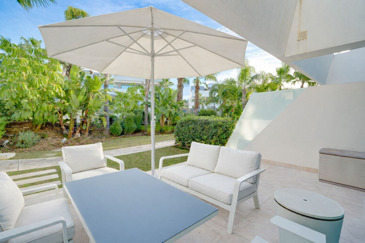 4 bedroom Townhouses for sale in La Cala de Mijas – R5272633