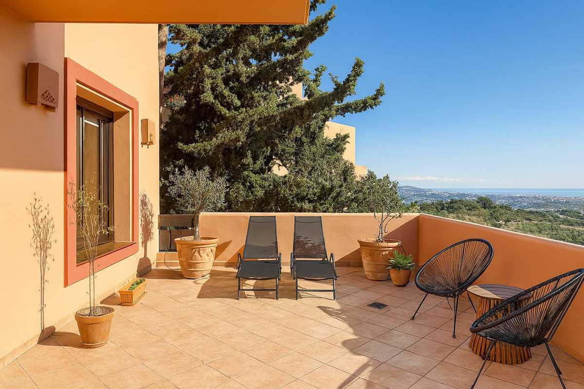 3 bedroom Apartments for sale in La Mairena – R5226604