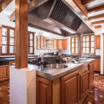 20 bedroom Villas for sale in Milla de Oro – R5211253